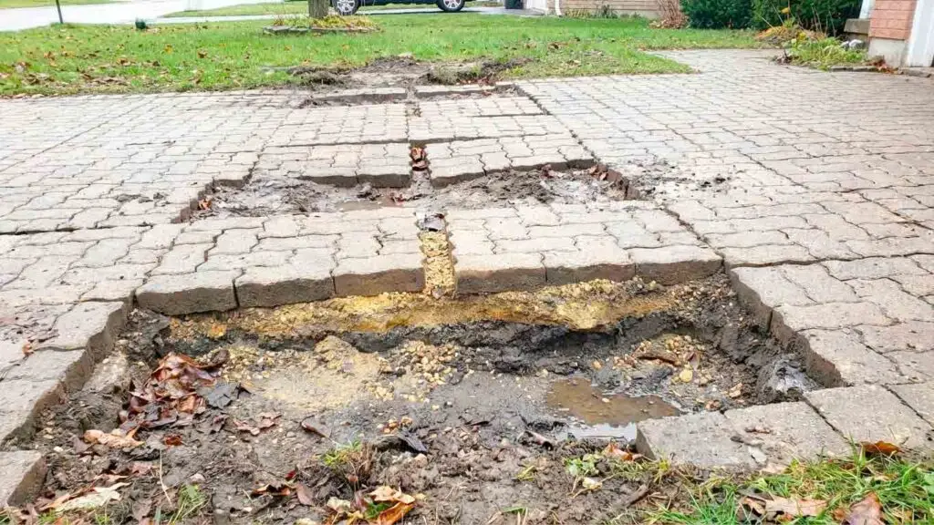 Dažniausi trinkelių klojimo defektai ir jų atsiradimo priežastys